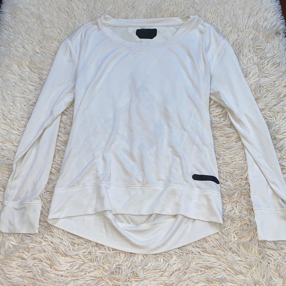 Under Armour  Athletic Long-sleeve Top - Picture 1 of 3